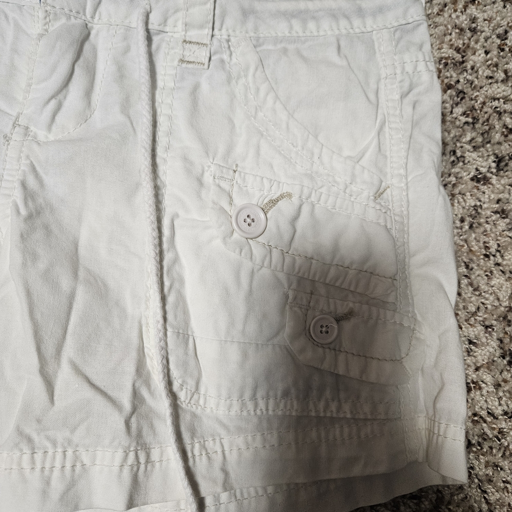 UNIONBAY Women's White Cargo Shorts - Picture 3 of 8